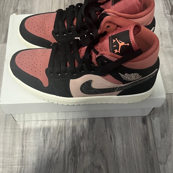 Jordan 1 Mid Canyon Rust Womens - Picture 4 of 4